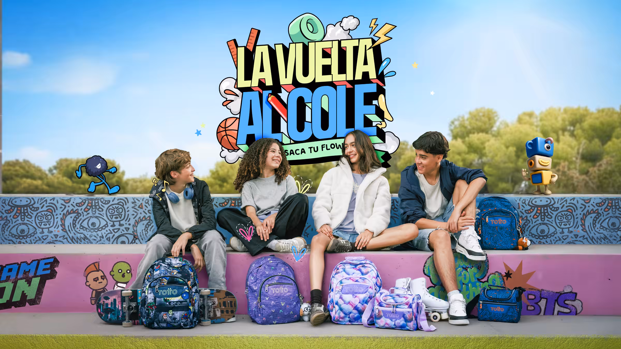 Totto La Vuelta al Cole teen key visual, four teenagers on a graffiti wall above a lineup of Totto backpacks and lunch bags